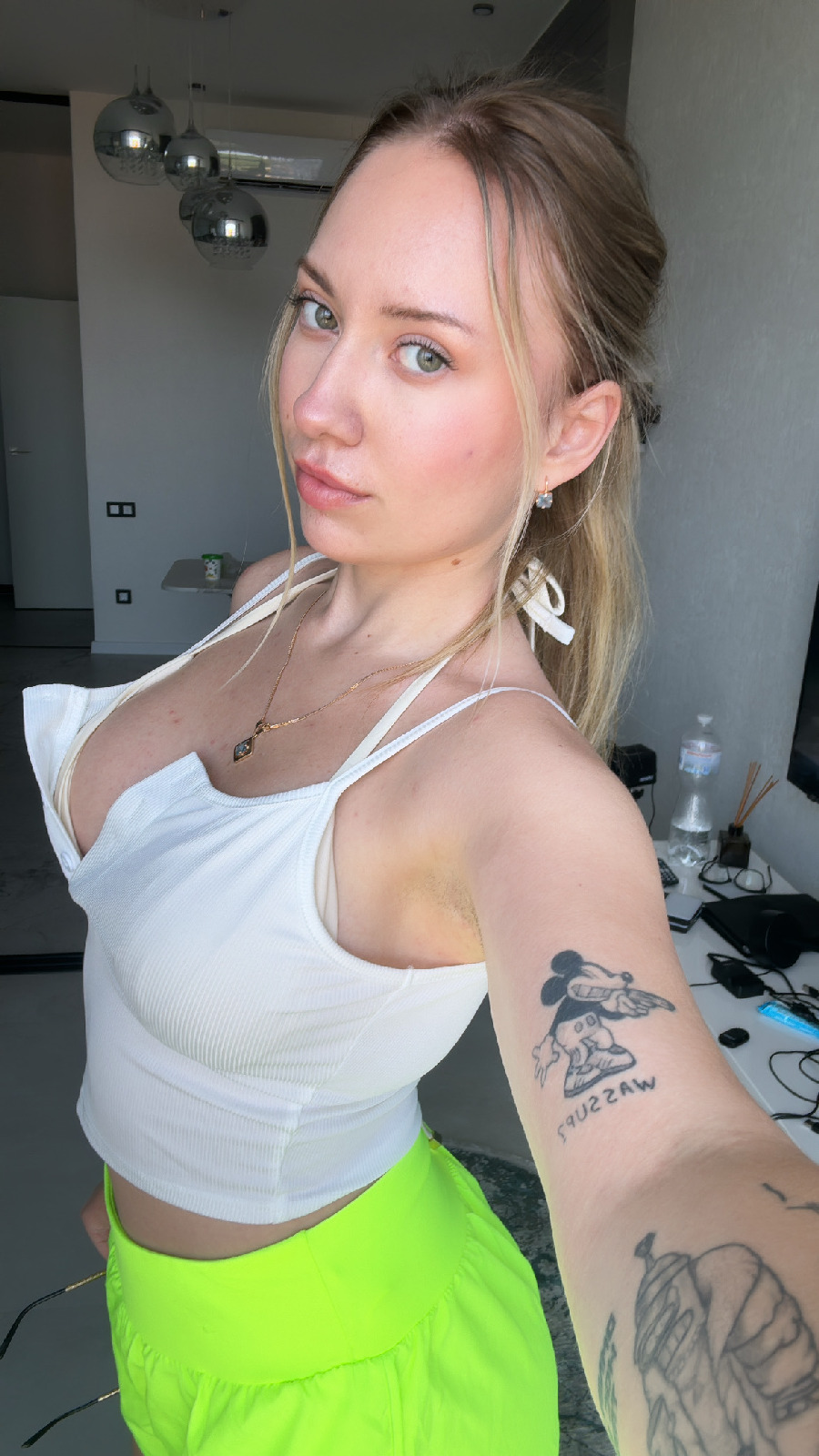 KateV in her underwear in Samsun