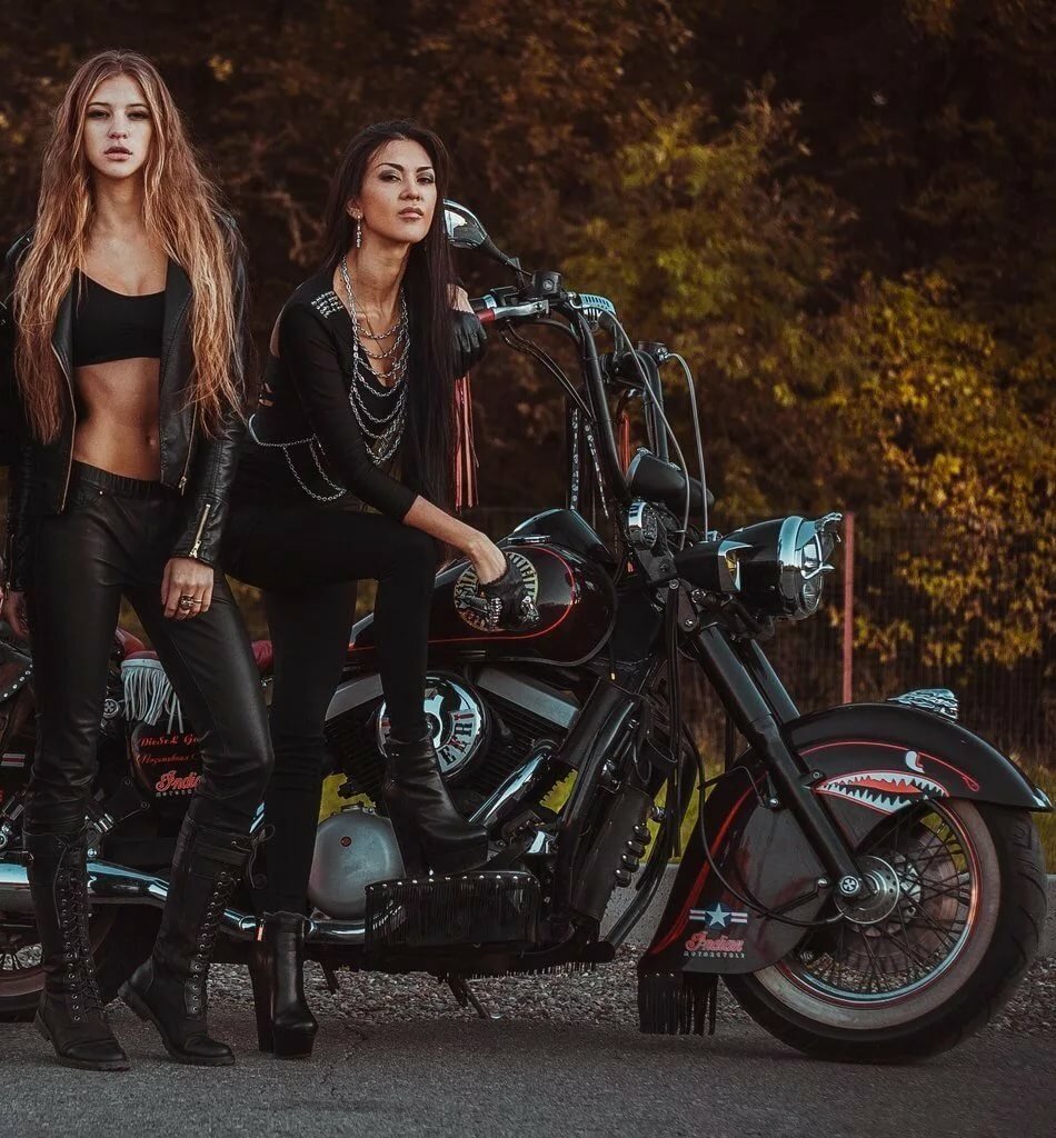 Beautiful girls and bikes in Samsun