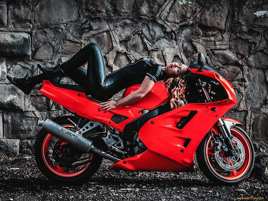 Beautiful girl Beautiful girls and motorcycles in Samsun