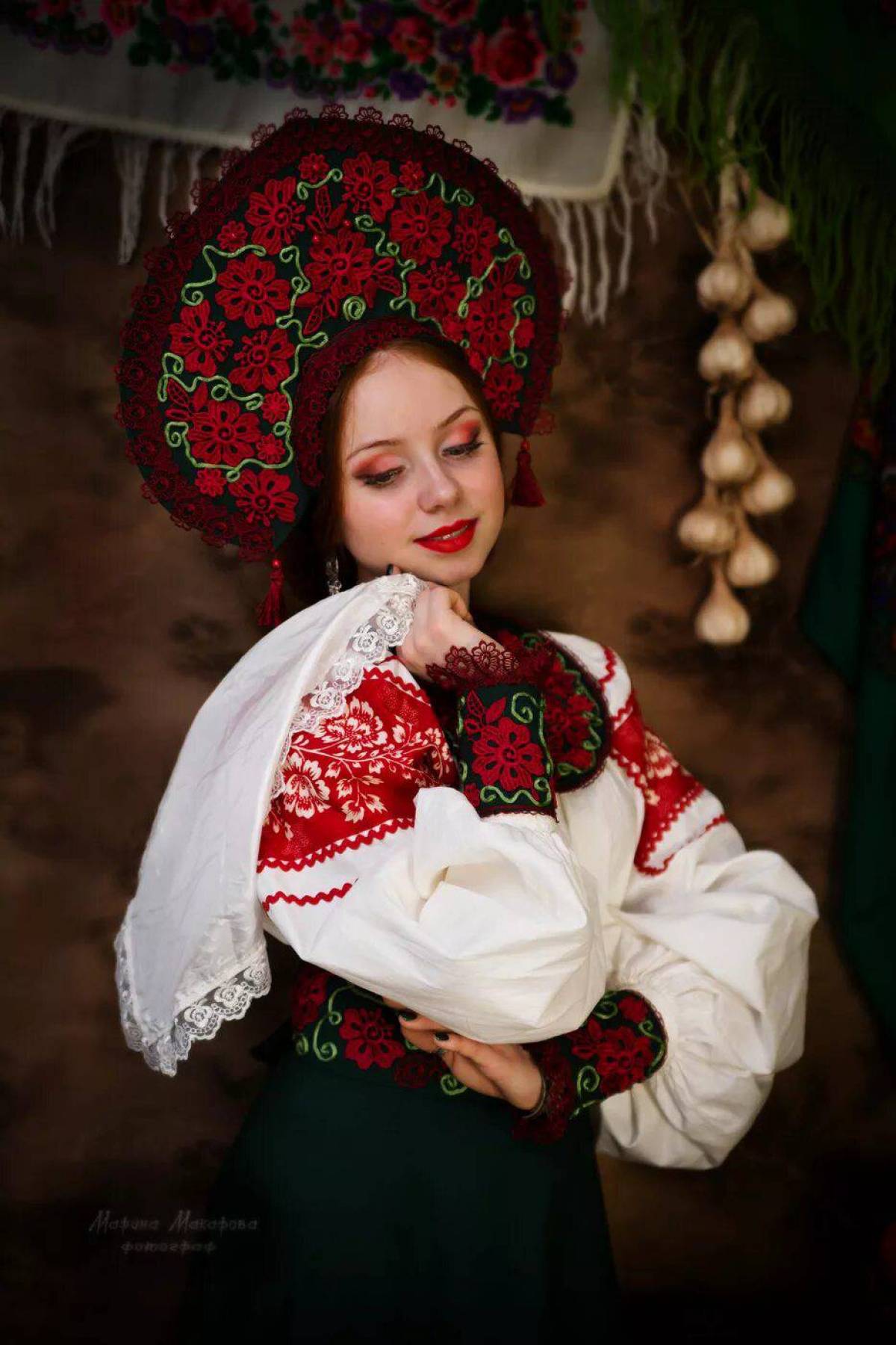 Women in Slavic costumes underwear in Samsun