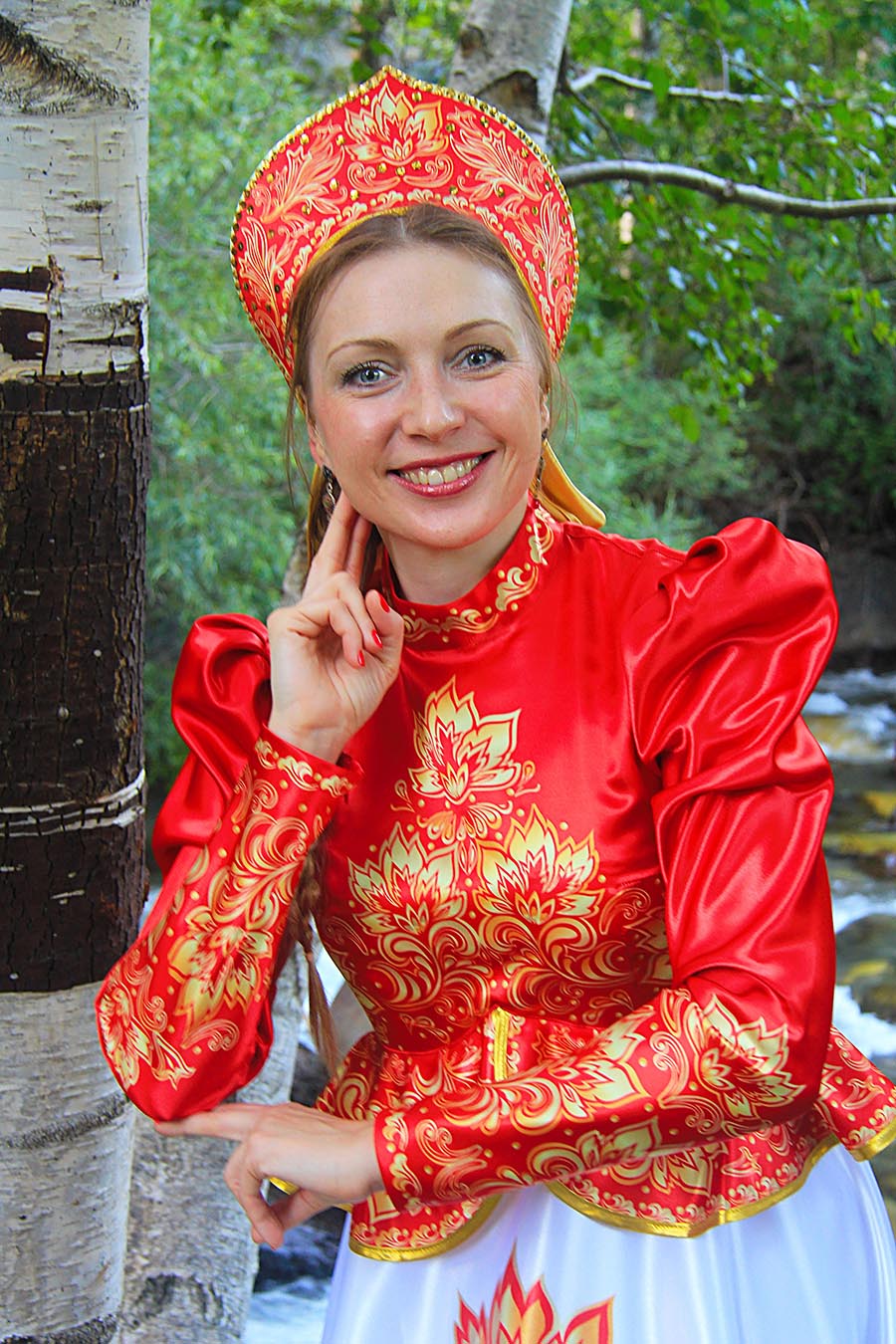 Women in Slavic costumes in Samsun