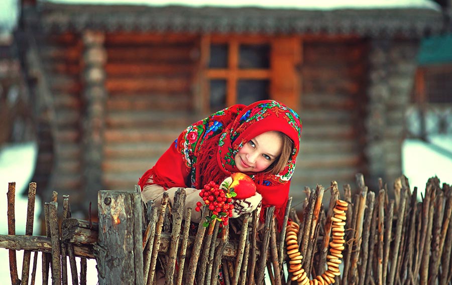 Sexy girl Women in Slavic costumes in Samsun