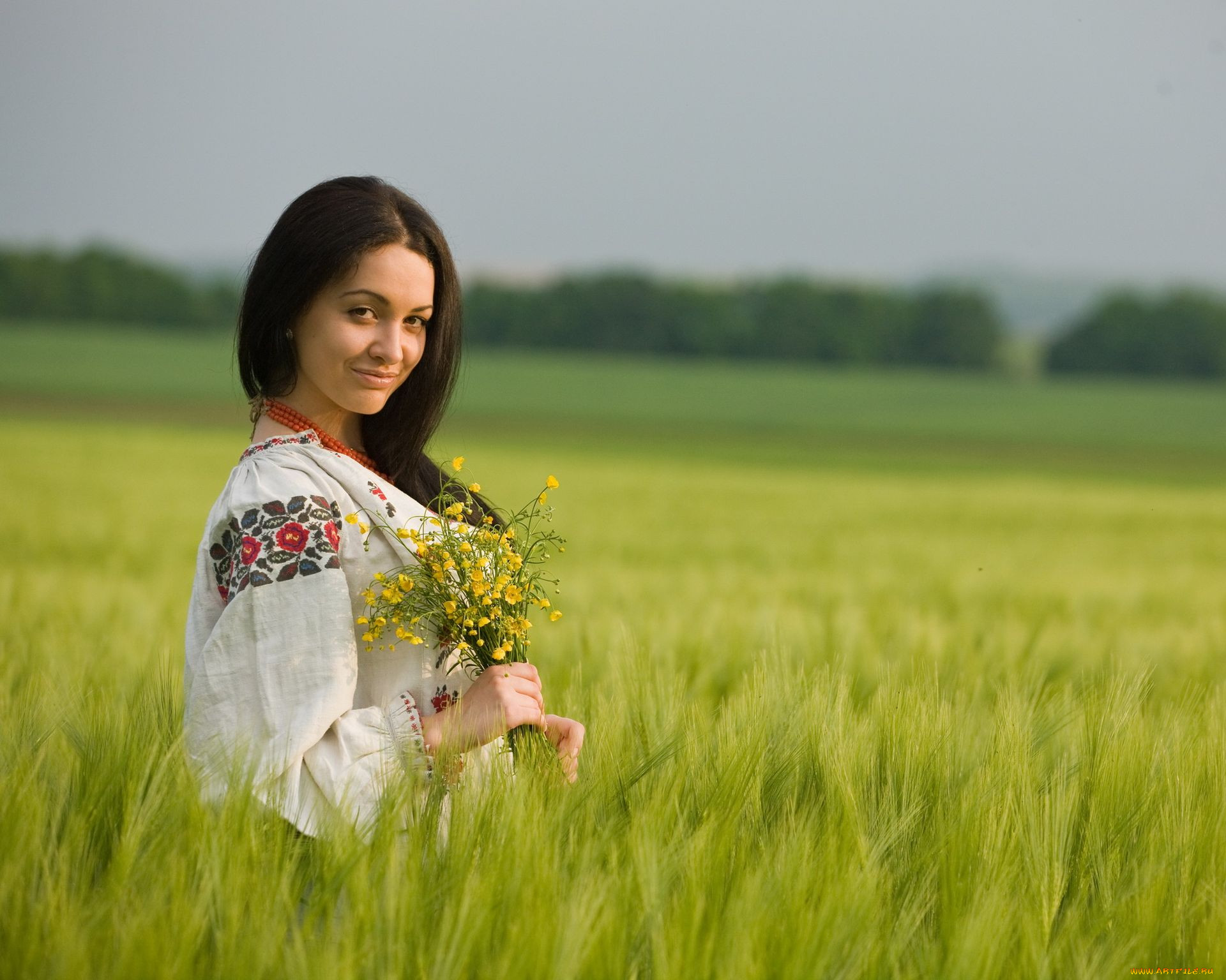 Women in Slavic costumes in Samsun