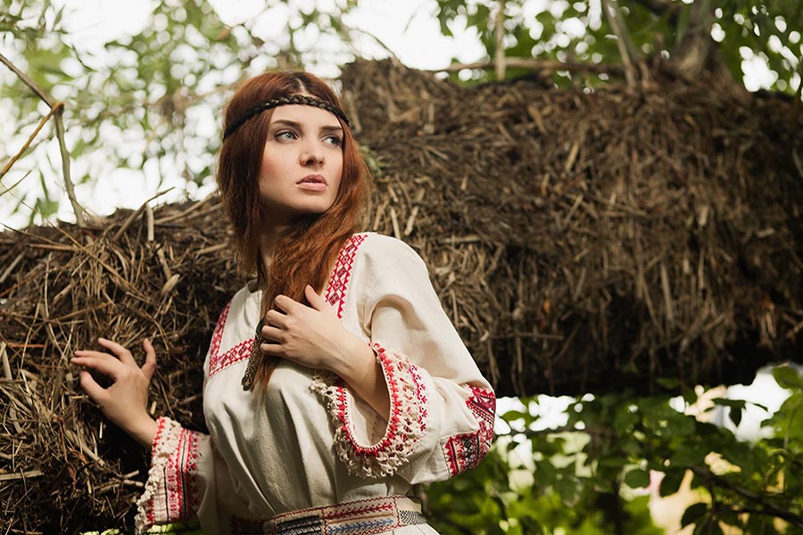 Women in Slavic costumes in Samsun