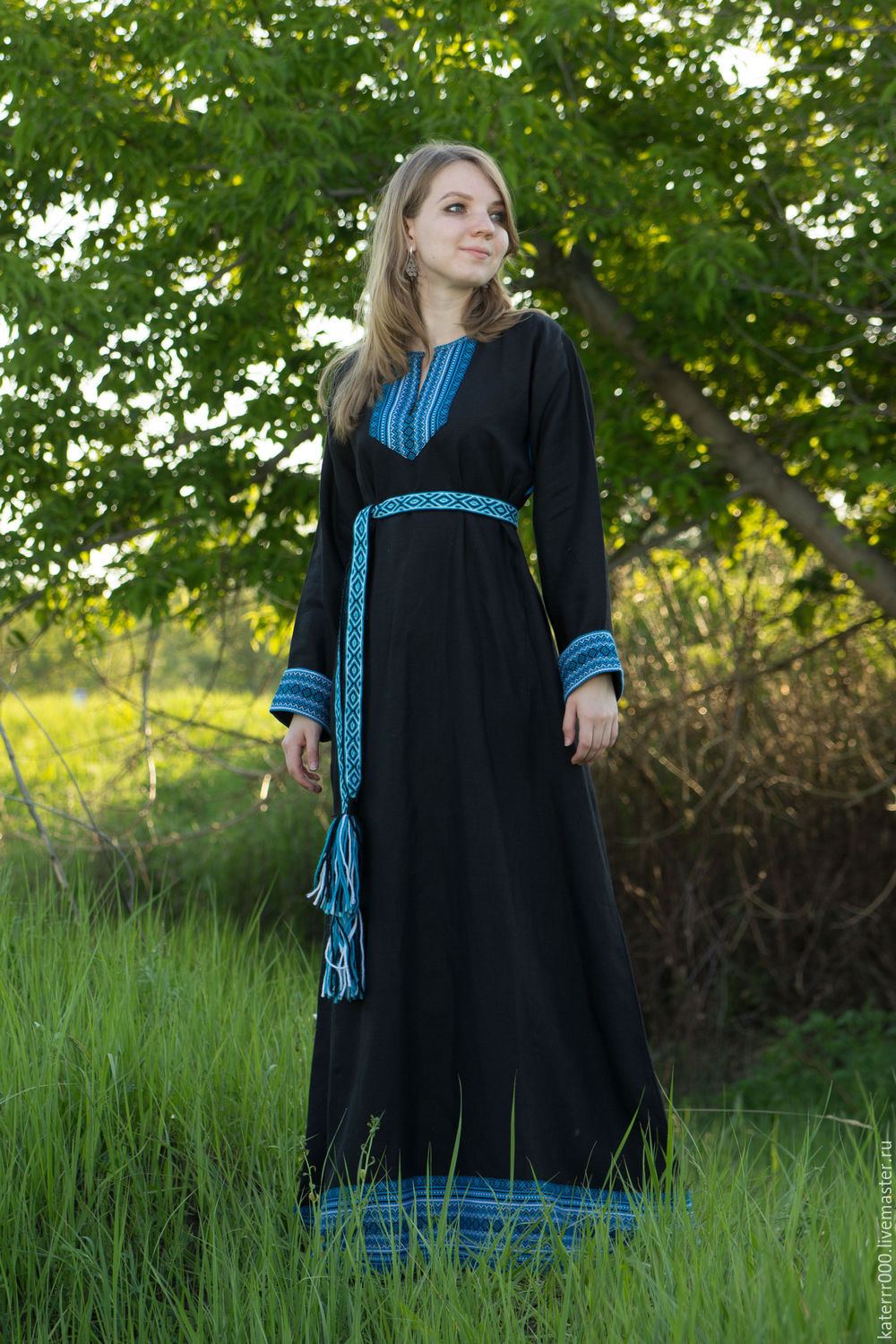 Women in Slavic costumes in Samsun