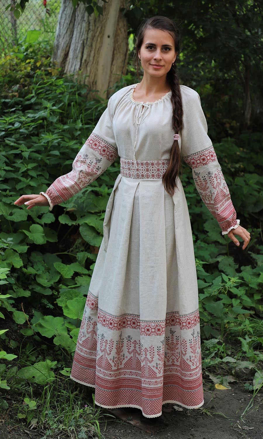 Girls in Slavic costumes in Samsun