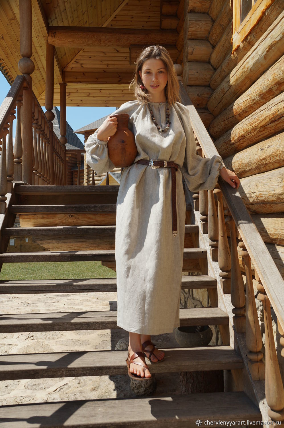 Girls in Slavic costumes in Samsun